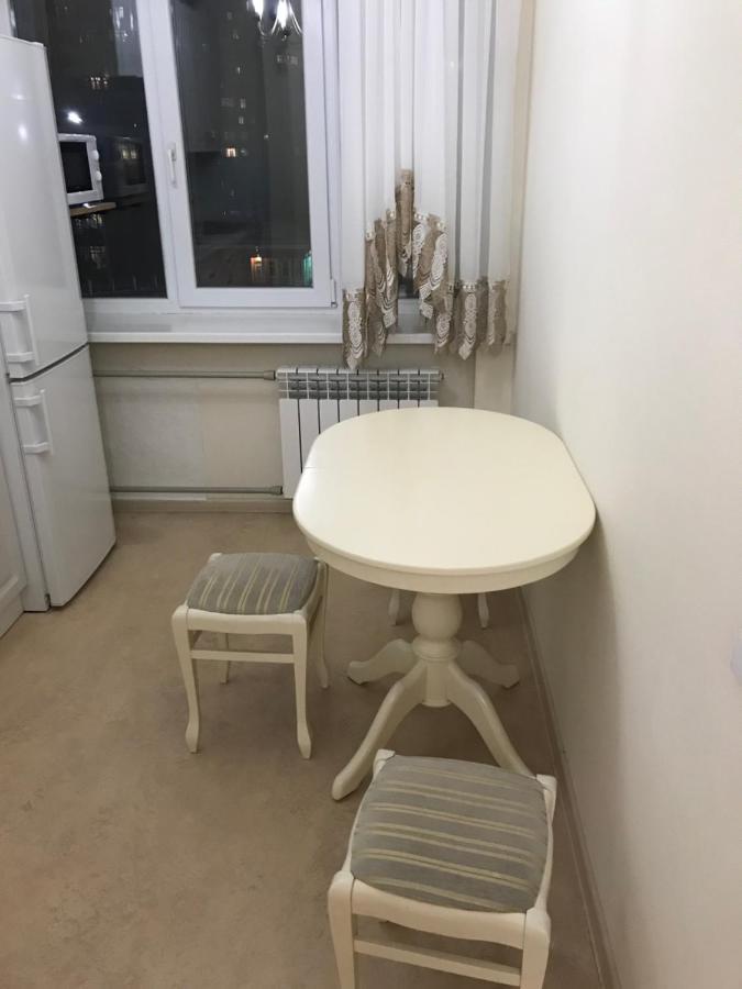 Sunny Apartment Overlooking The Royal Village Κίεβο Εξωτερικό φωτογραφία