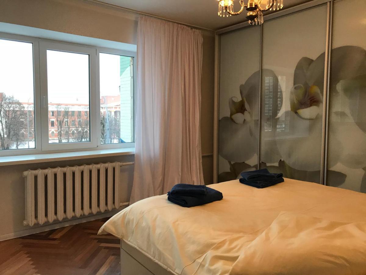 Sunny Apartment Overlooking The Royal Village Κίεβο Εξωτερικό φωτογραφία