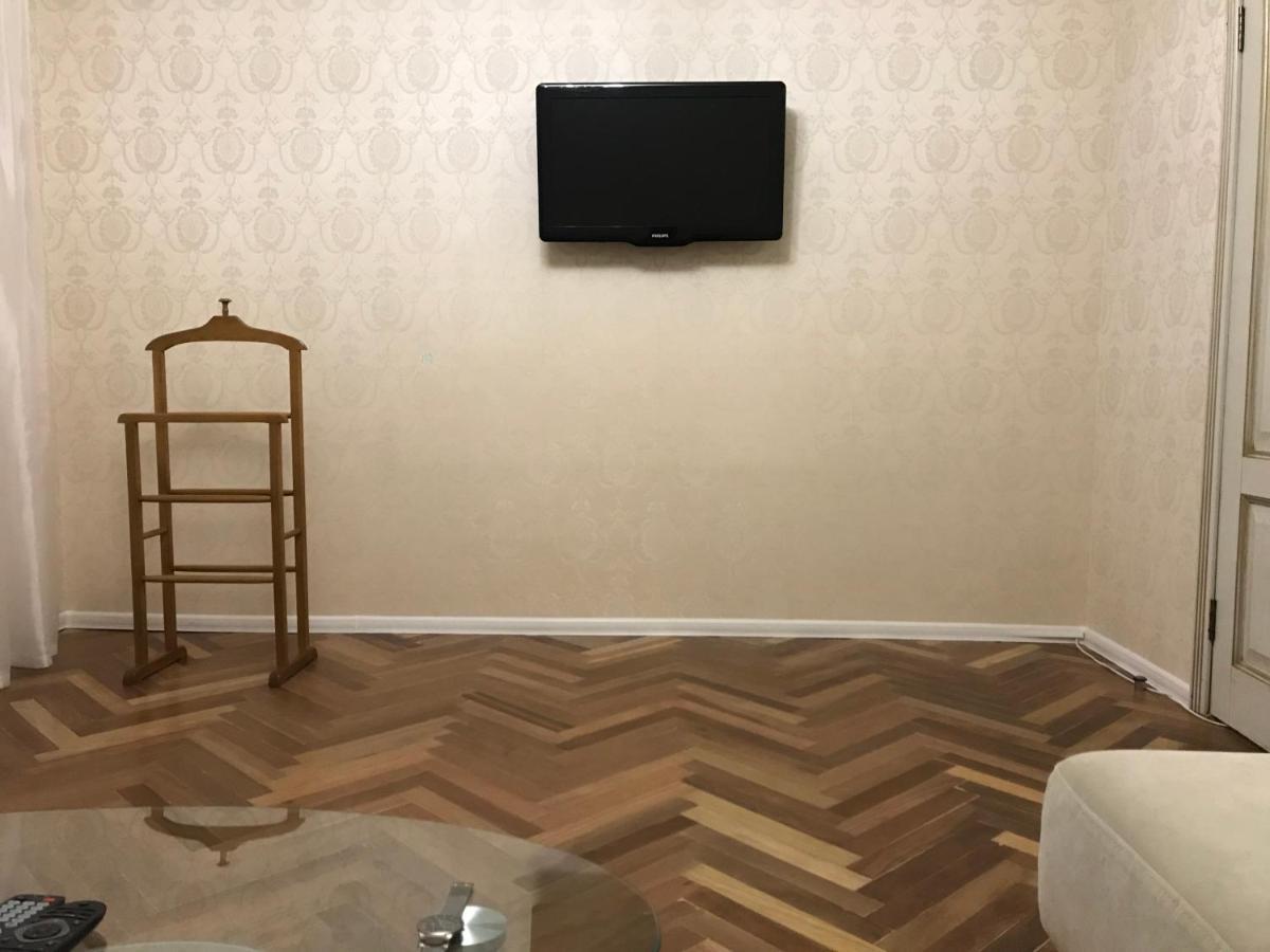 Sunny Apartment Overlooking The Royal Village Κίεβο Εξωτερικό φωτογραφία